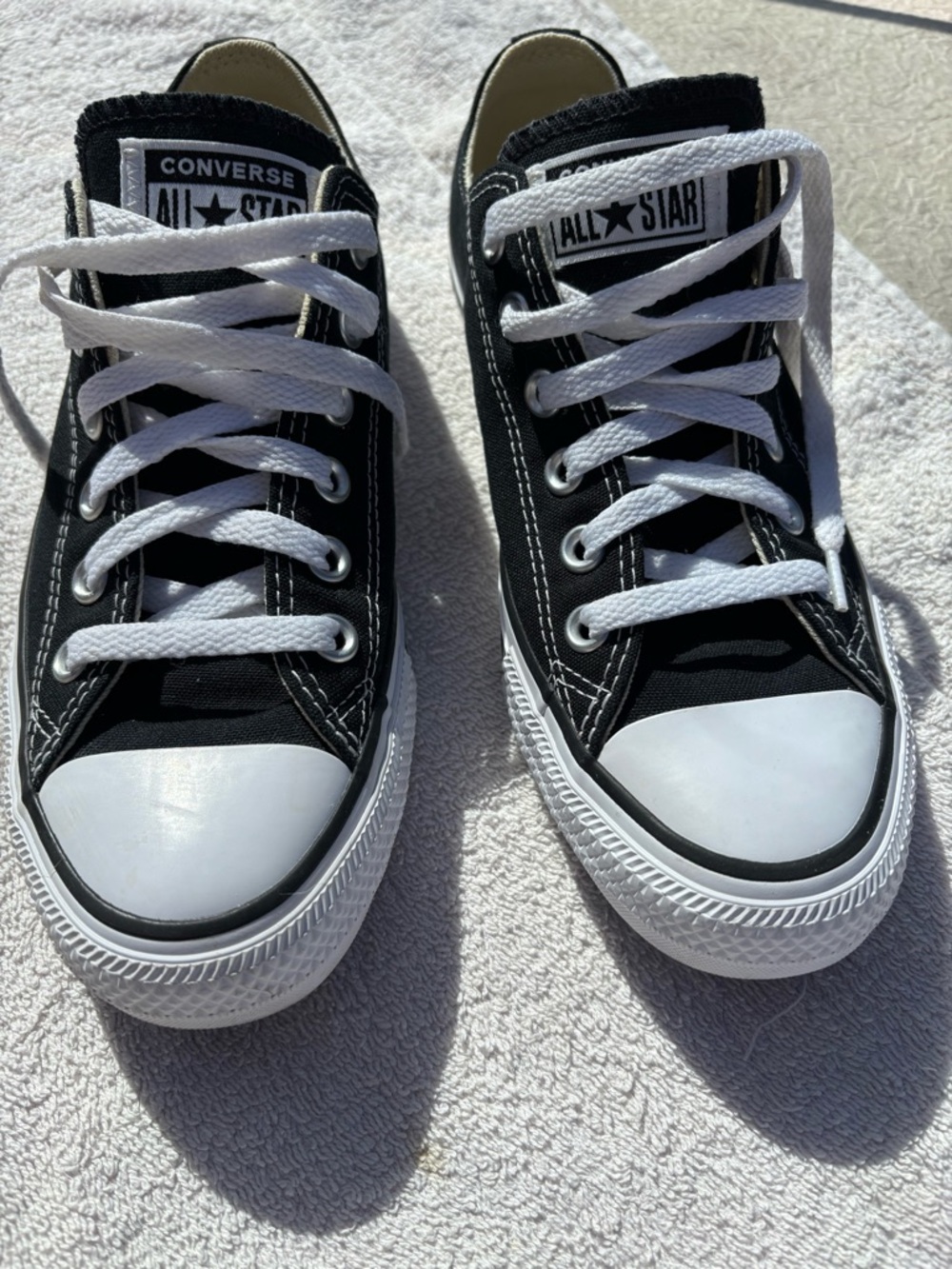 Converse Black Canvas Low-Top Sneakers with White Laces sz 8 women’s or 6 men’s